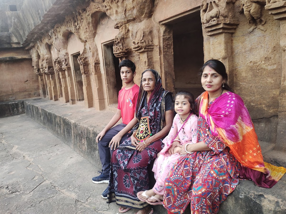 Moksha Tour Planner photo 2