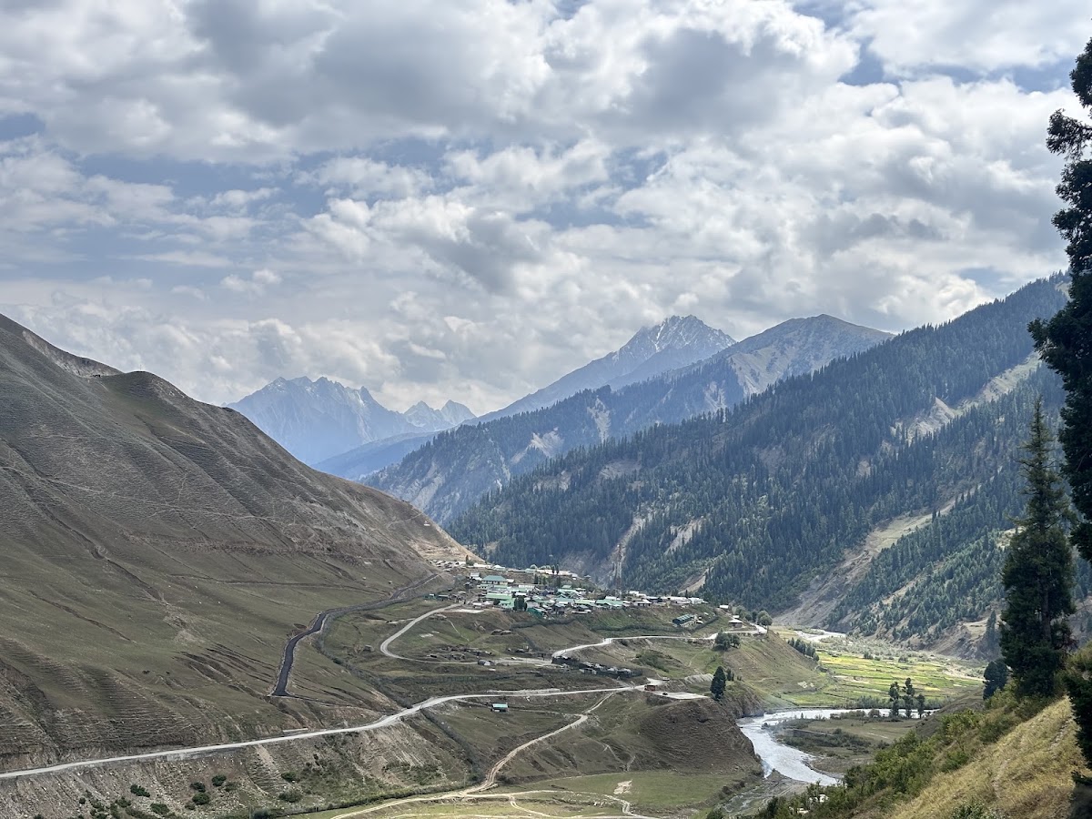 Traveletioskashmir photo 4