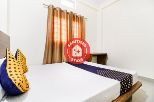 Vaccinated Staff - SPOT ON 40073 Yash Homestay Image