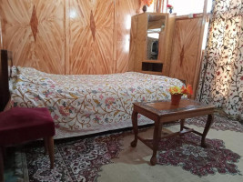 Houseboat New Bluemoon Image