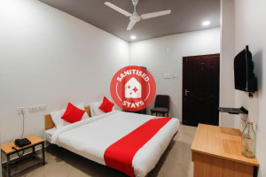 Vaccinated Staff - OYO Flagship 41157 Aditya Palace Beltola Survey Image