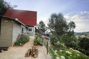 Chalet in Tea Gardens Image