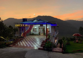 Vignesh holiday inn Image