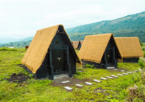 VOYE HOMES Shining Cave Igloo Cave Image