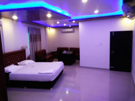 HOTEL AL FAYEDA TOWER MANNARKKAD Image