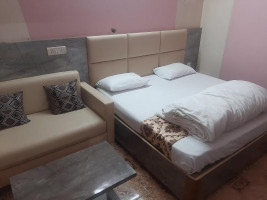 Hotel Natraj Palace Image