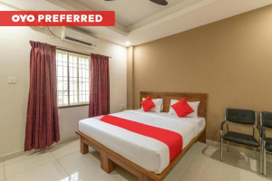 Vaccinated Staff - OYO 66437 Champion Grand Image