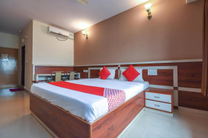 OYO 9248 Hotel Shrinidhi Image