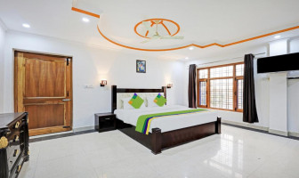 Treebo Trend Lake View Inn Bhimtal Image