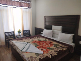 Hotel Forest Hill Image