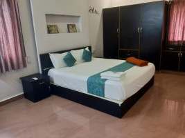 Sremethila Hotels Image