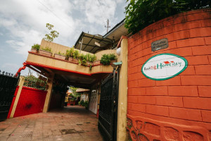 Rock Cliff Home Stay (B & B) Image