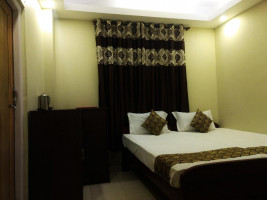 Puja Guest House Image