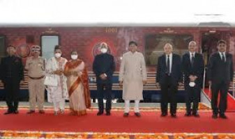 PRESIDENT GOES TO KANPUR ON SPECIAL TRAIN
