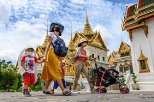 Thailand to cut quarantine for vaccinated foreigners to 7 days from next month