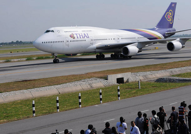 AIRLINES SUSPEND DOMESTIC FLYING IN THAILAND