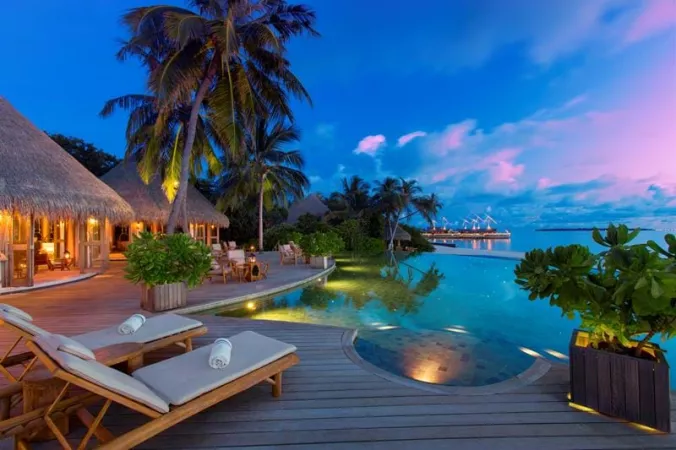 A Luxury Package for Maldives 4N 5D with Discounted Rates