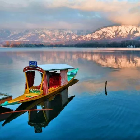 Kashmir and Ladakh Luxury Tour Package