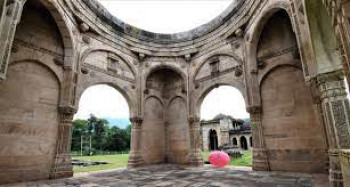 Nagina Masjid And Cenotaph