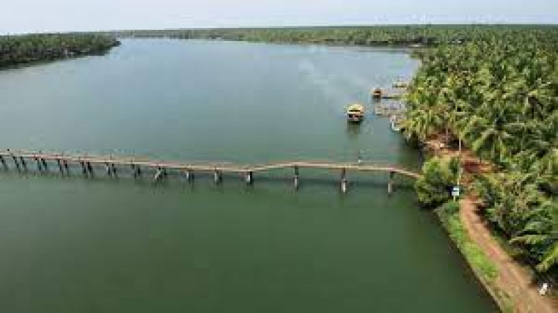 Valiyaparamba Backwaters