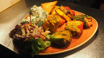 Rasna Hotel & Restaurant