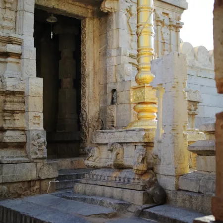  The Hanging Pillar At Lepakshi, Andhra Pradesh