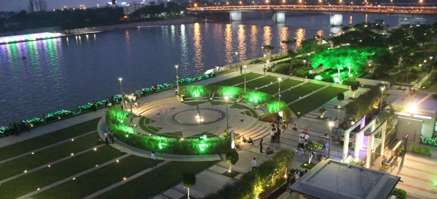 Spend a leisure time at Sabarmati Riverfront