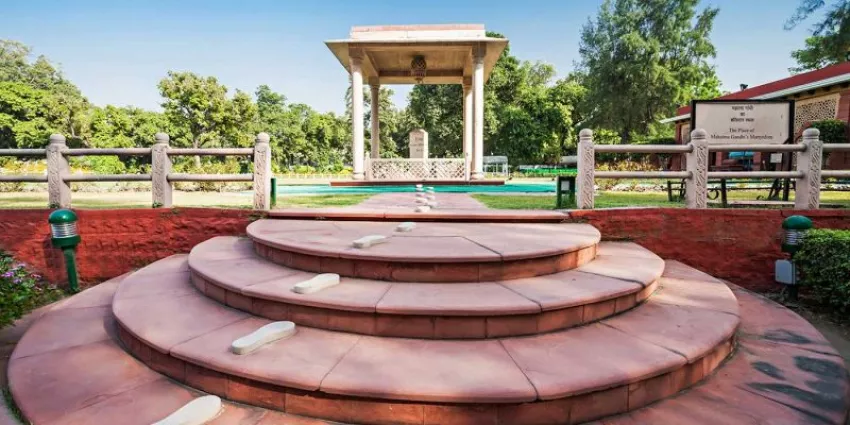Wander around the Gandhi Smriti