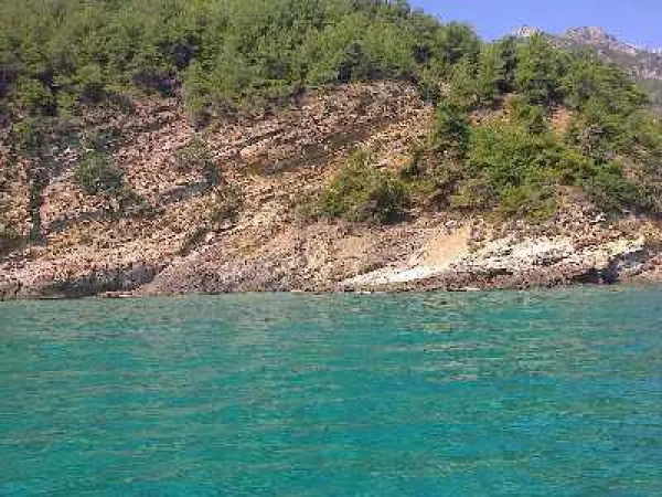 6. Stroll around the CITM Lake