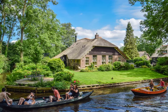 6. Giethoorn, Netherlands