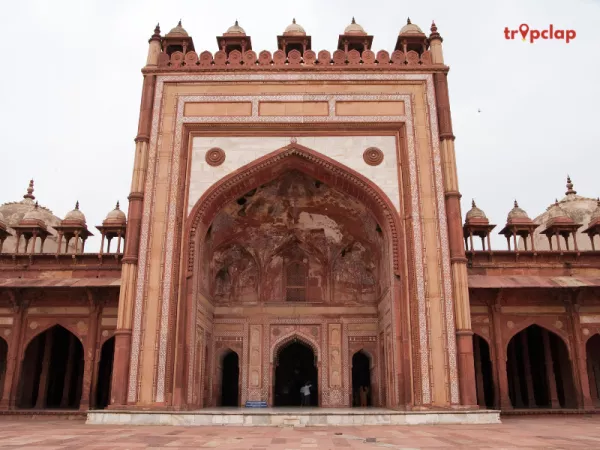 7. Fatehpur Sikri