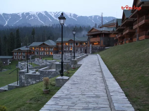 8. The Khyber Himalayan Resort & Spa, Gulmarg 