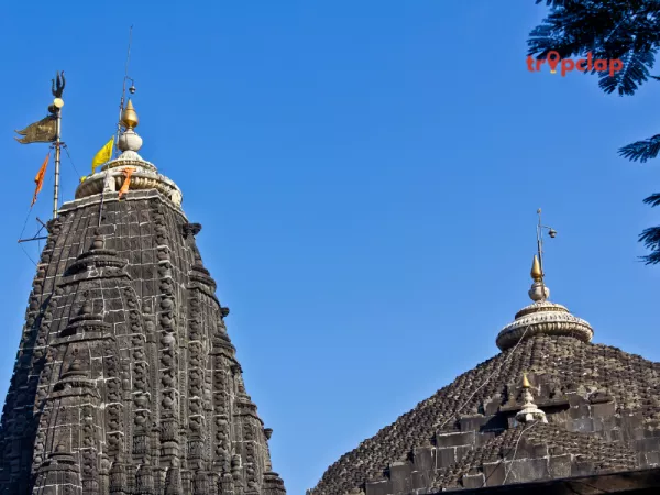 8. Trimbakeshwar Temple, Maharashtra: 