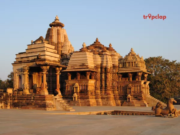 1. Khajuraho, Madhya Pradesh (Distance: 600km from)