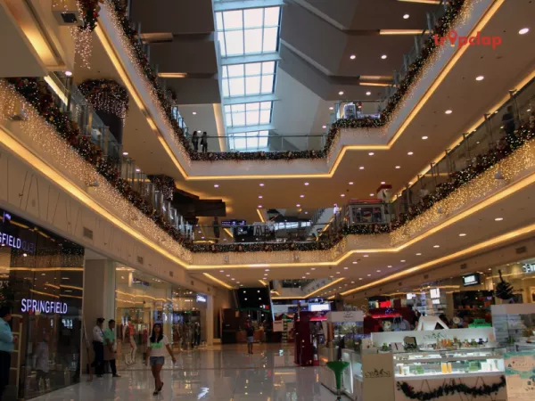 3.High Street Phoenix, Mumbai