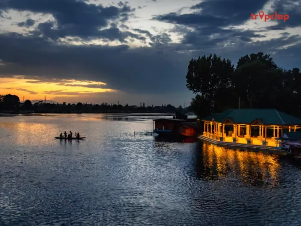 4. The Holidaz Travel Kashmir DMC