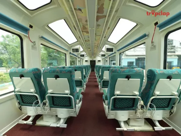 Top Scenic Routes to Travel By Vistadome coaches In India