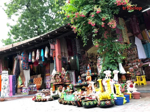 4. Dilli Haat