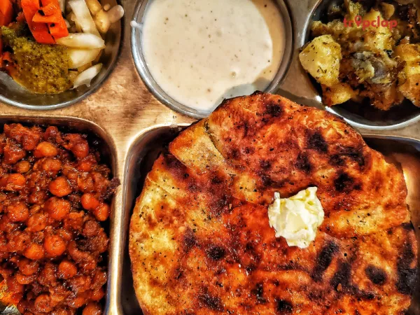 4. Amritsari Kulcha