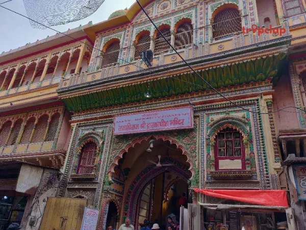 2. Dwarkadhish Temple