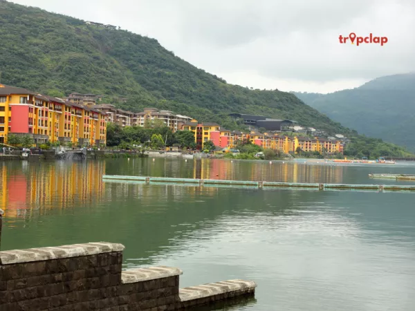 1. Lakeside Promenade