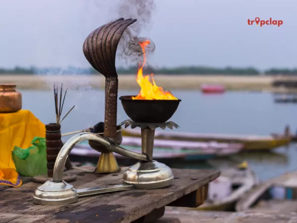 3. Attend Aarti and Puja 