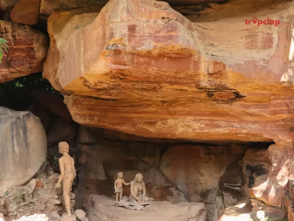 2. Bhimbetka Rock Shelters