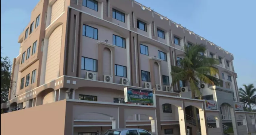 9. Nayak Beach Resort