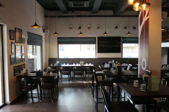 1. Mockingbird Cafe & Bar