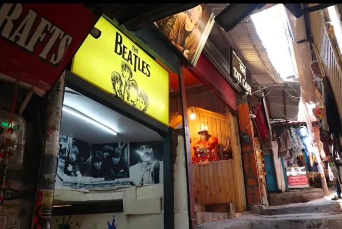 9. Beatles Cafe (cafe delmar)