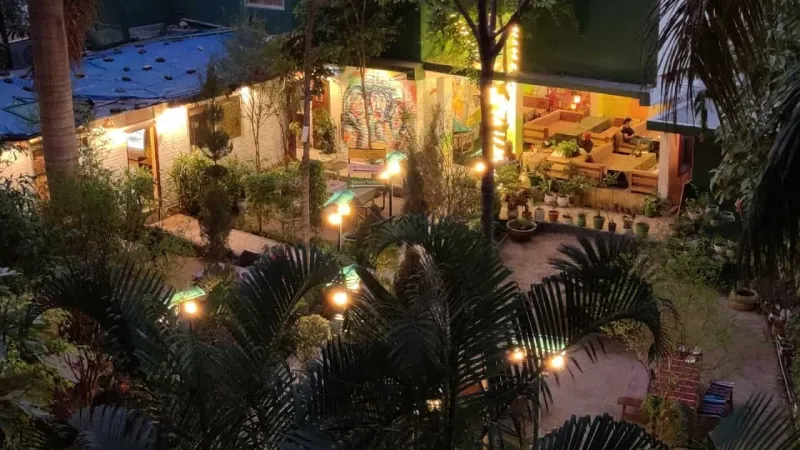 10. The 60’s Café (Beatles Café)