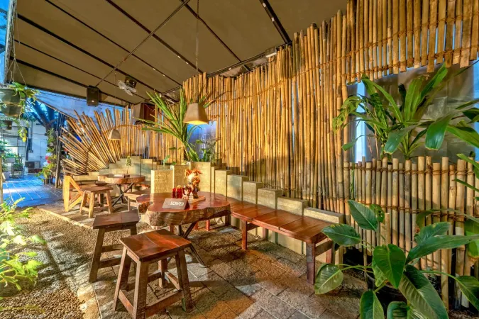 1. Fress Trees Garden & Cafe