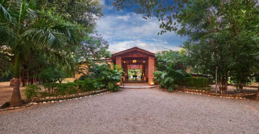 5. Acorn Hideaway Resort & Spa